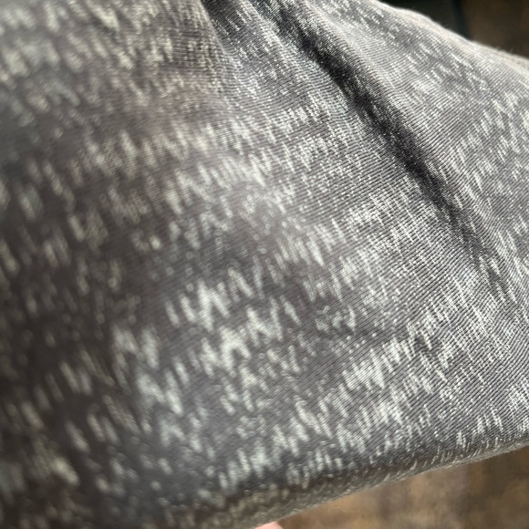 Lululemon Grey WonderUnder Crops, Sz 10. - Picture 5 of 5